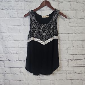 Faded Glory Black and White Geometric Tank Top Split Hem Back